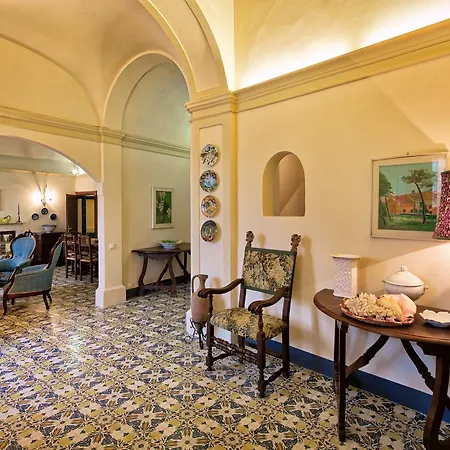 Palazzo Bechelloni * מונטפאלקו